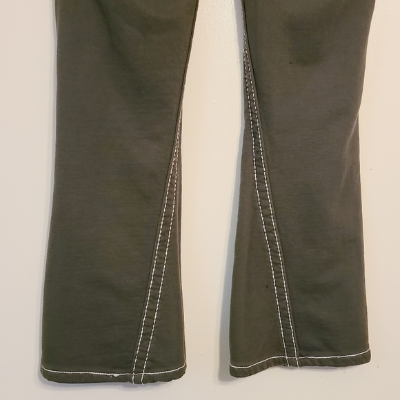 True Religion | Women's Low Rise Joey Big T Flared Gray/Green Jeans (Size 27) - Picture 13 of 14